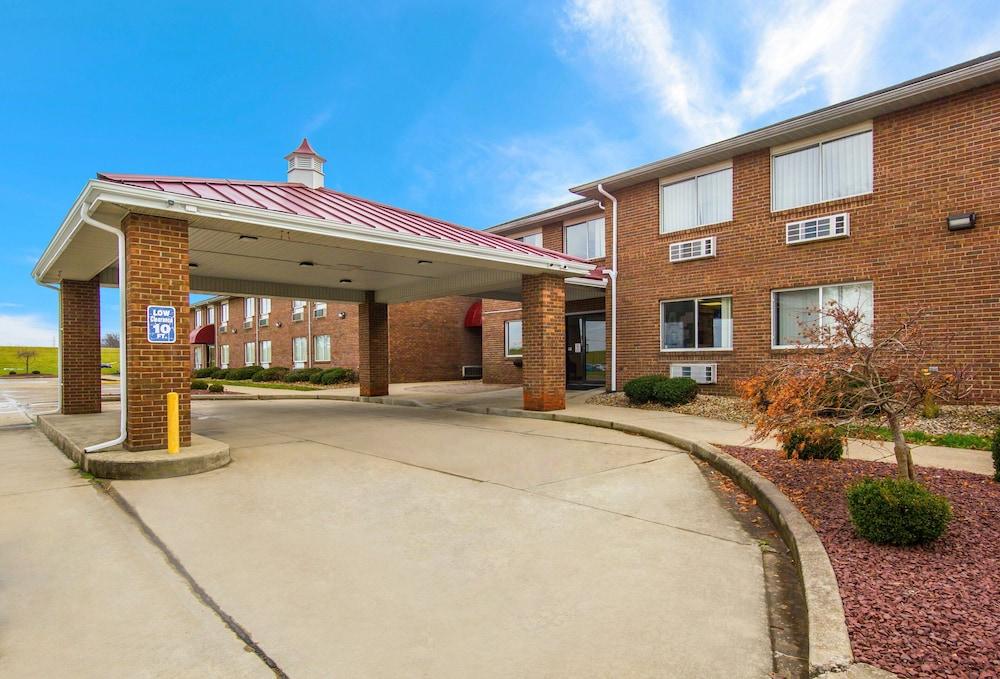 Red Roof Inn Lawrenceburg photo 38