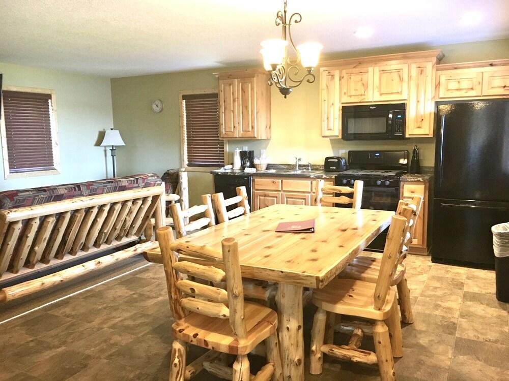 Sportsman's Lodge photo 27