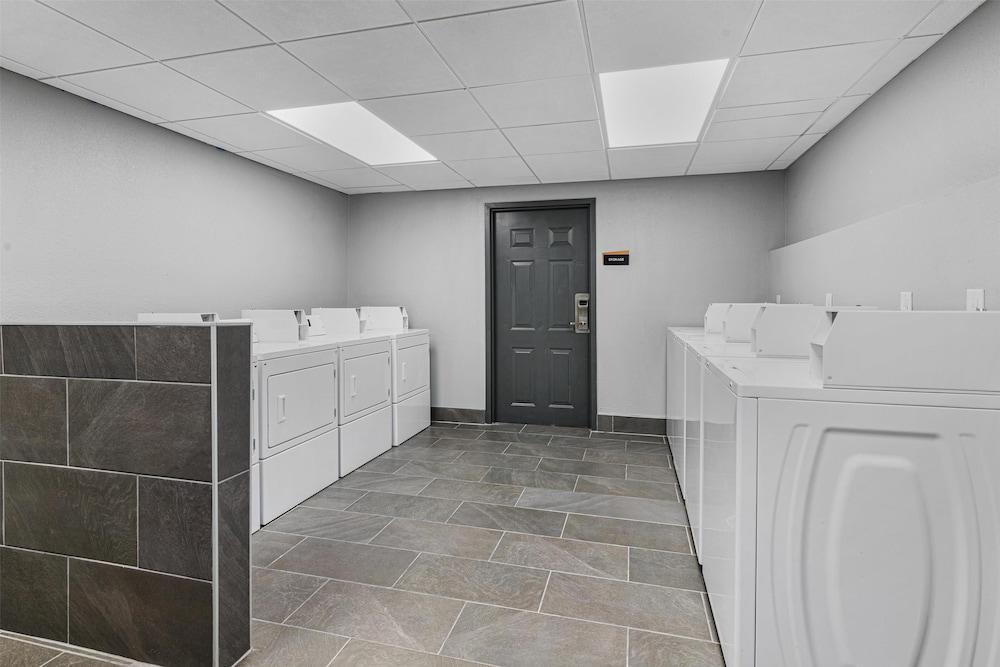 Best Western Plus Savannah Gateway photo 13