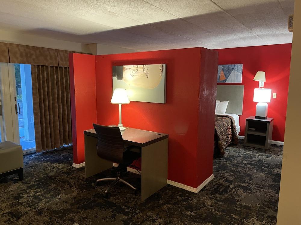 Gold Star Inn & Suites photo 3