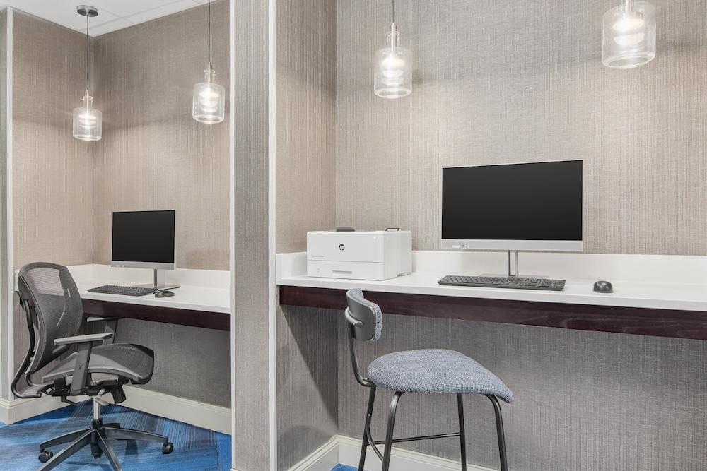 Holiday Inn Express & Suites Greenville-I-85 & Woodruff Rd by IHG photo 25