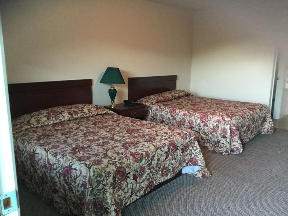 Americana Inn photo 4