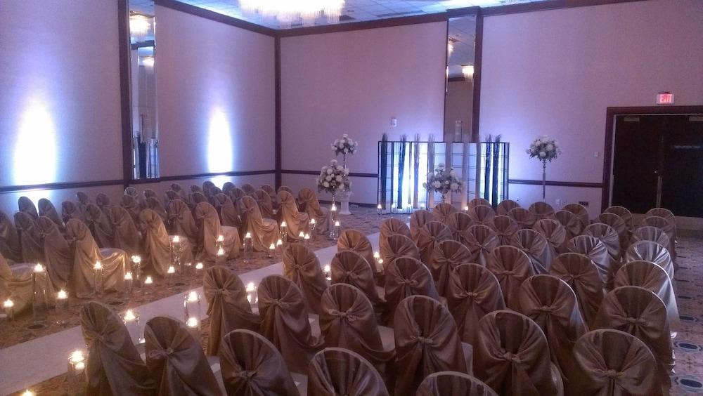 Radisson Hotel La Crosse photo 29