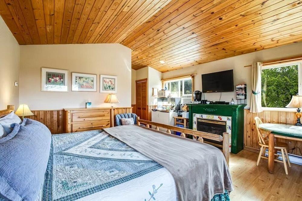 Deer Harbor Cottages photo 20