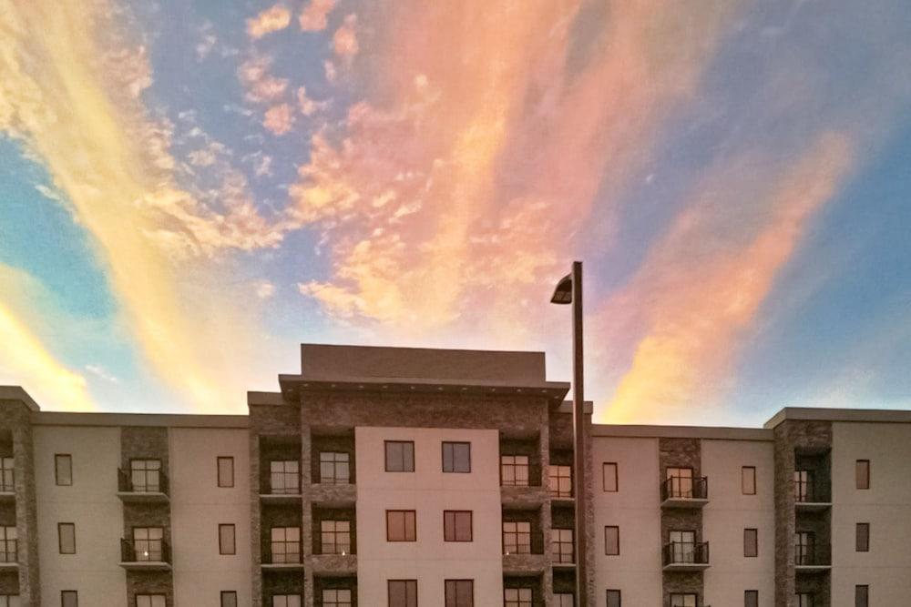 Garland Hotel photo 1