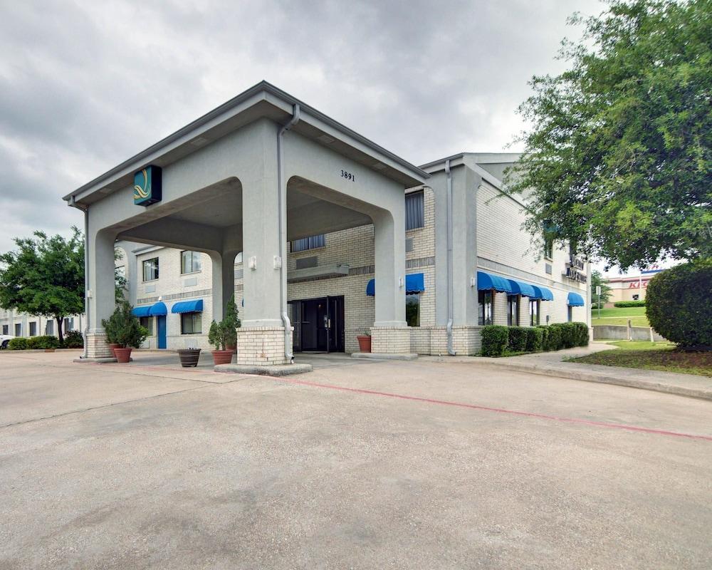 Quality Inn & Suites Grand Prairie South photo 1