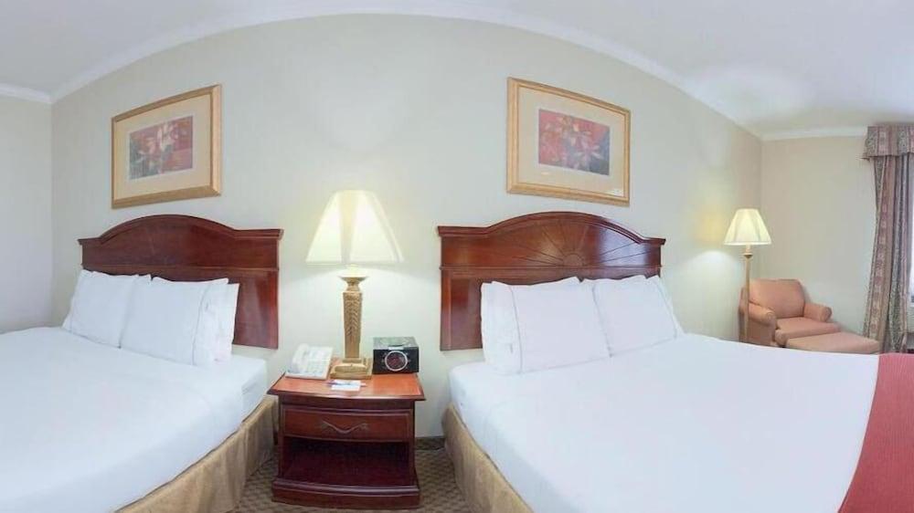 Holiday Inn Express & Suites Houston East, by IHG photo 19