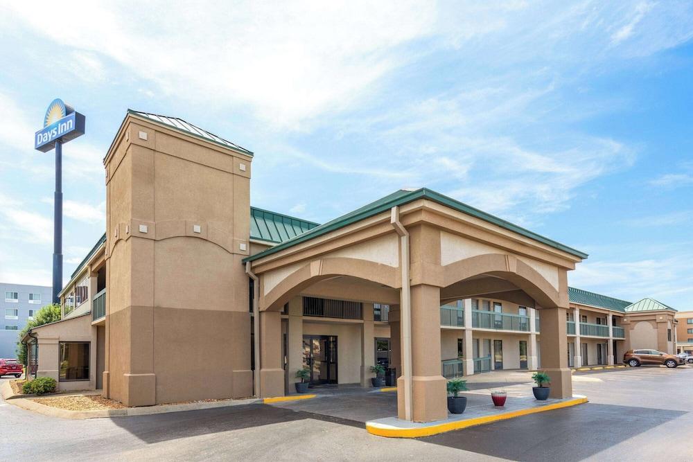 Days Inn by Wyndham Clarksville North photo 34
