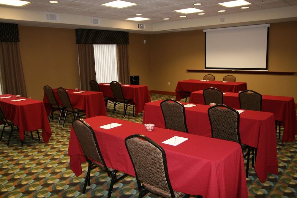 Hampton Inn Las Vegas North Speedway photo 29