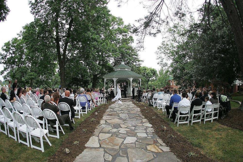 The Martha Washington Inn And Spa photo 3