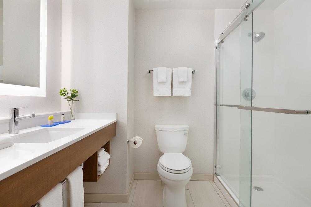 Holiday Inn Express Hotel & Suites Merced by IHG photo 30