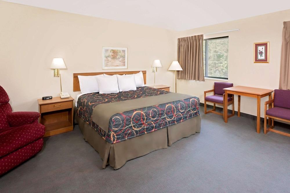 Days Inn by Wyndham Boonville photo 3