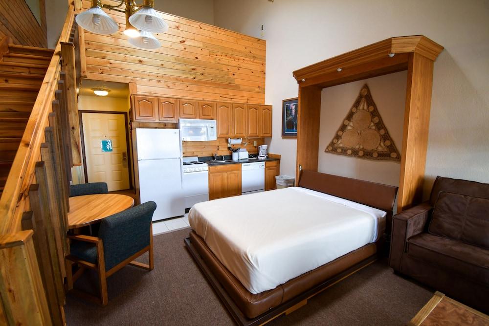Inn at SilverCreek photo 15