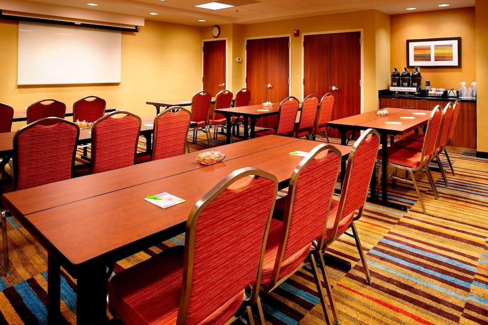 Fairfield Inn by Marriott East Rutherford Meadowlands photo 14