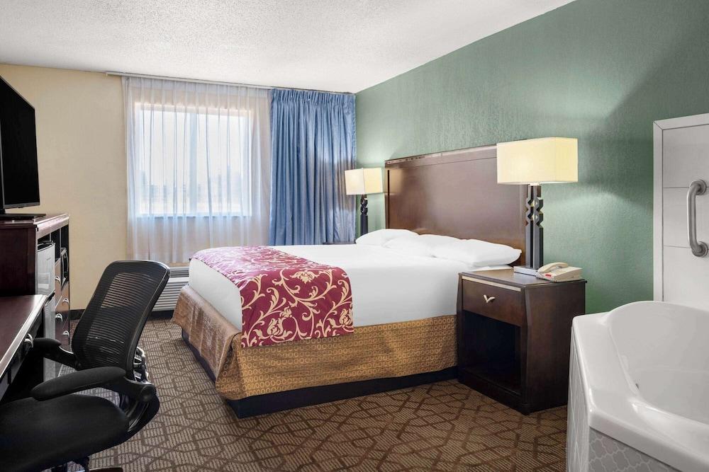 Travelodge by Wyndham Gaylord photo 44