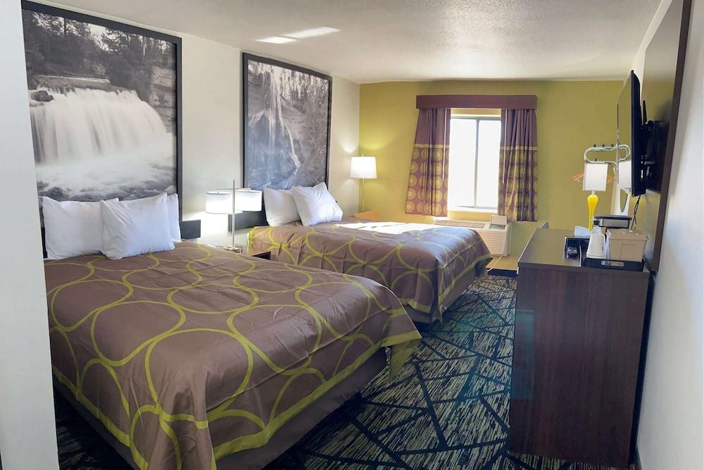 Super 8 by Wyndham York NE photo 17