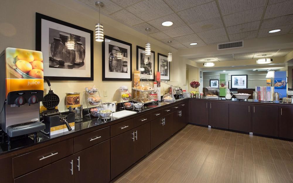 Hampton Inn Gainesville photo 10