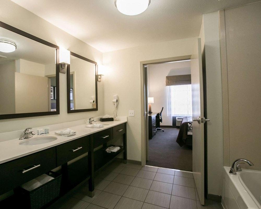 Sleep Inn & Suites Dripping Springs - Austin Area photo 50