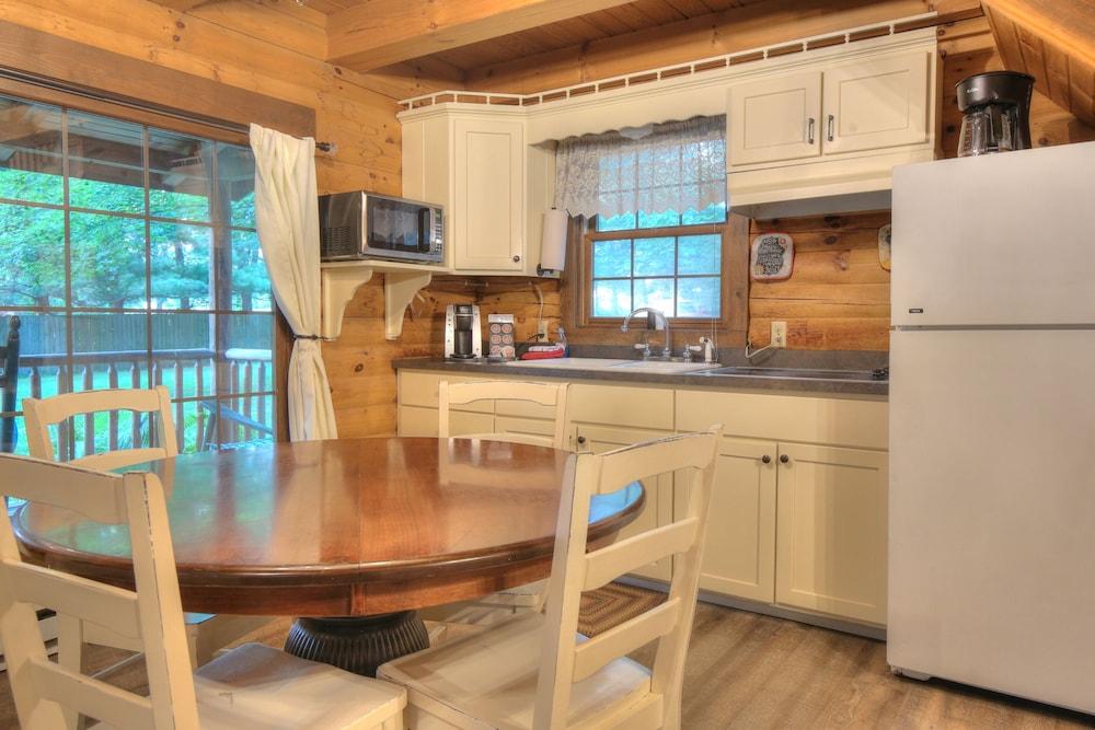 Cricket Hill Lodge & Cabins photo 64