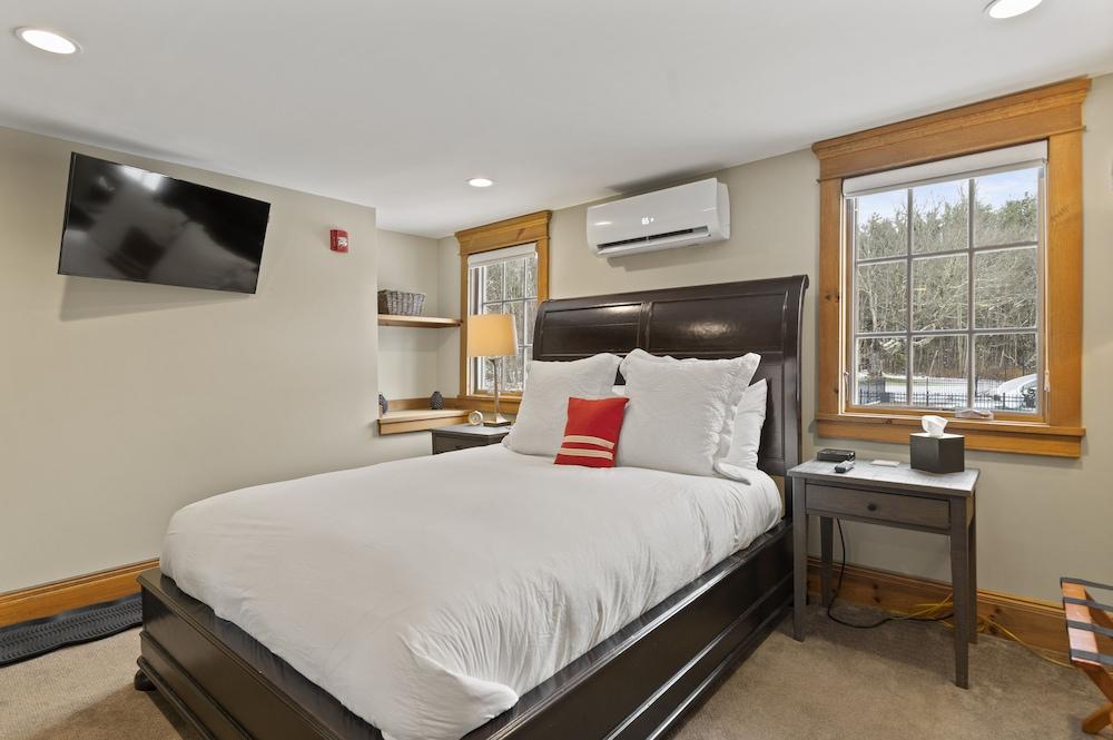 Brook Bound Inn photo 37