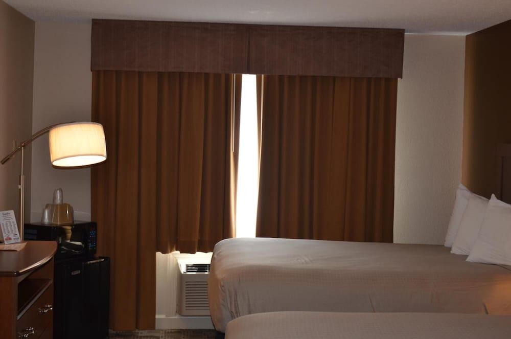 Brookshire Inn & Suites photo 12