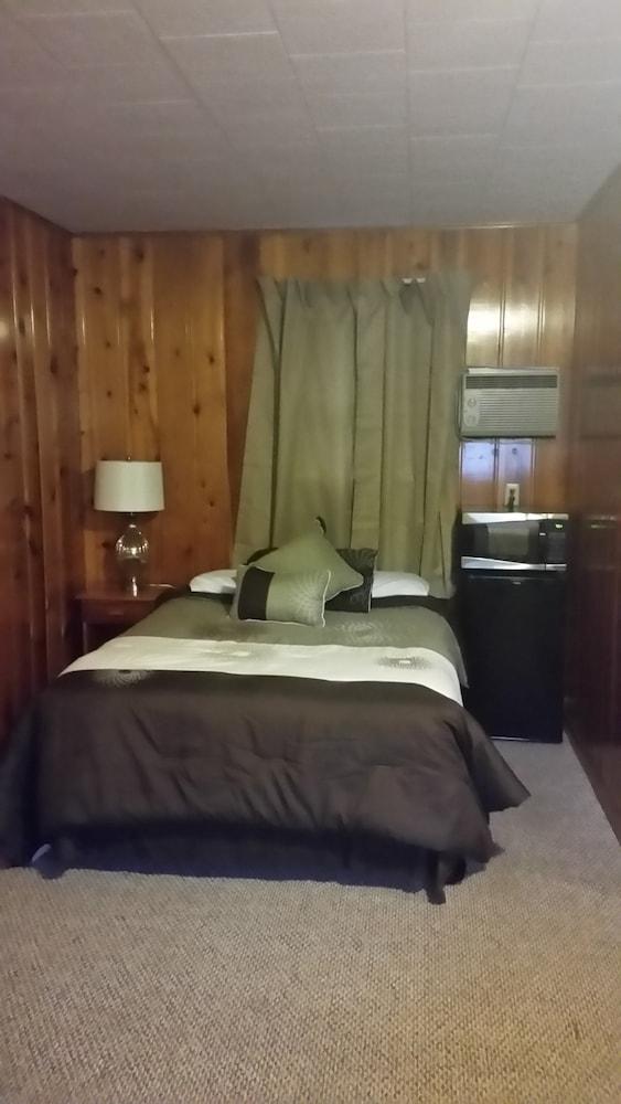 Mystic Valley Inn photo 34