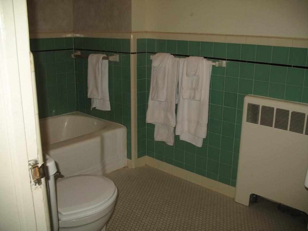 Great Basin Inn photo 13