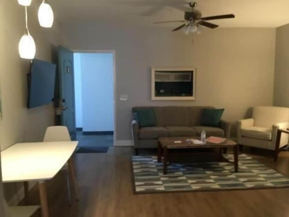 The Acorn Suites photo 20