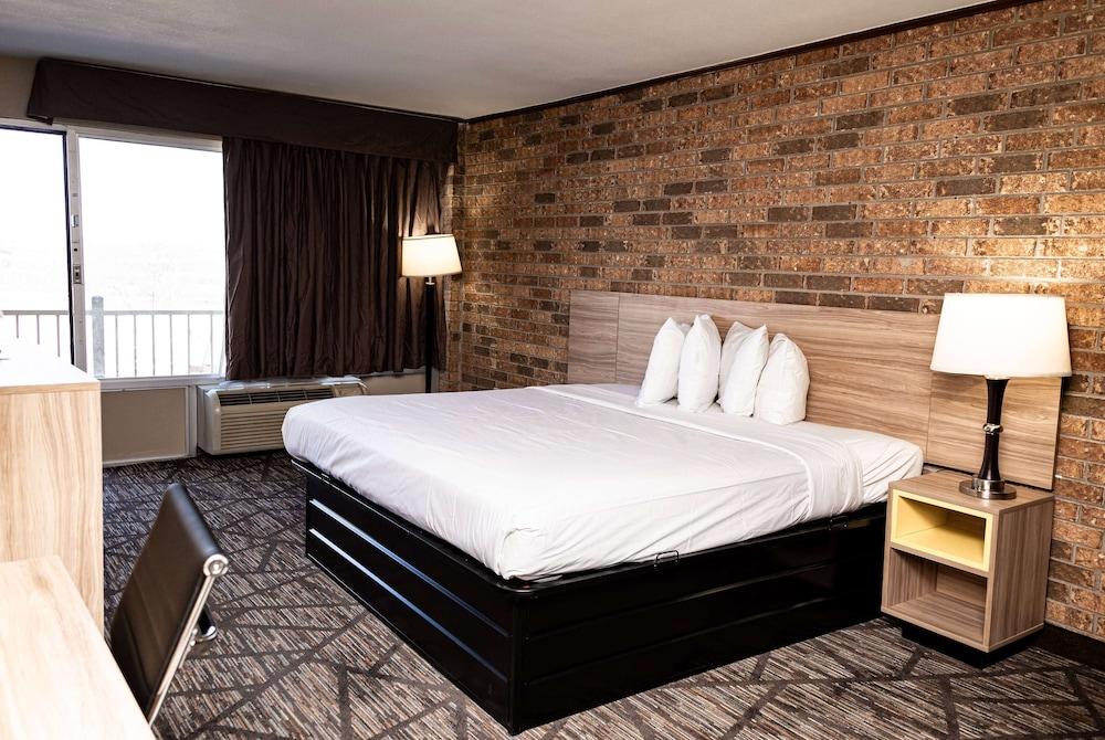 Days Inn by Wyndham Batesville AR photo 3