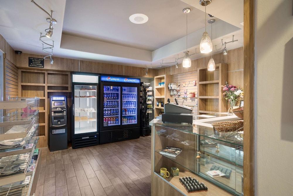 MainStay Suites John Wayne Airport by Choice Hotels photo 12