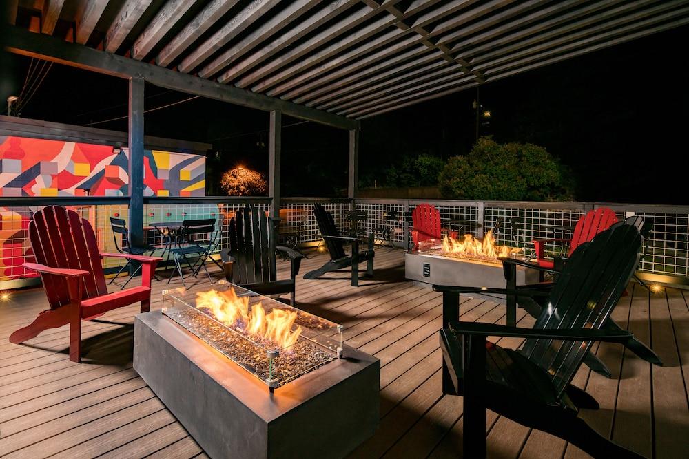 Hotel McCoy - Art, Coffee, Beer, Wine photo 39