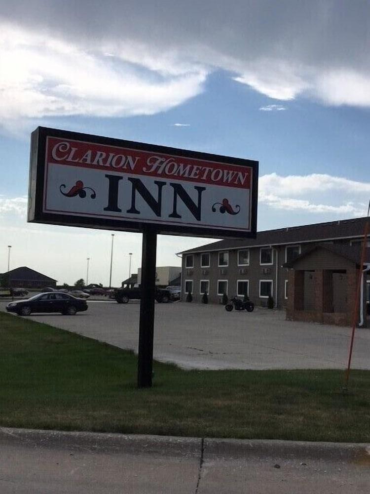 Clarion Hometown Inn photo 1
