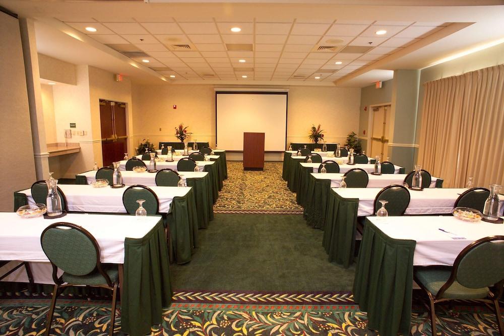Hilton Garden Inn Jacksonville Airport photo 60