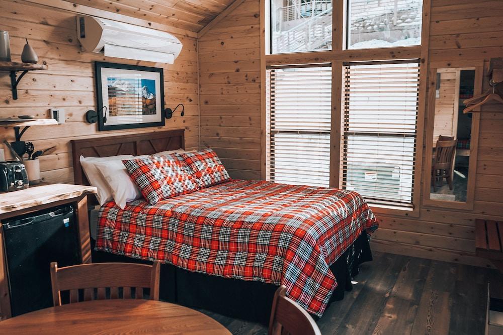 Powderhorn Lodging photo 9