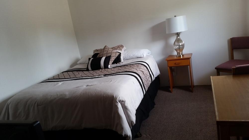 Mystic Valley Inn photo 3