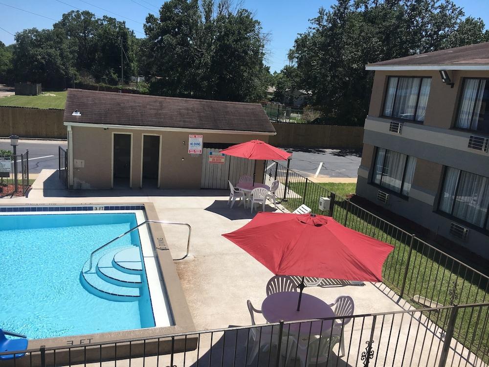 Quality Inn Pensacola North photo 27