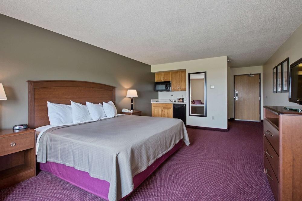 AmericInn by Wyndham Iowa Falls photo 47