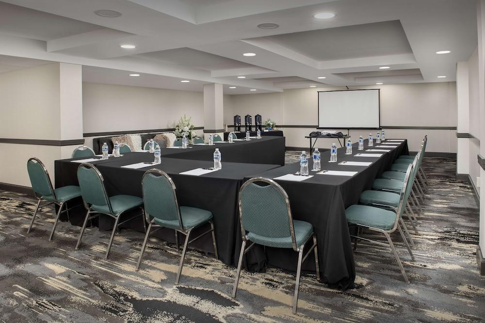 Embassy Suites Hotel Winston-Salem photo 42