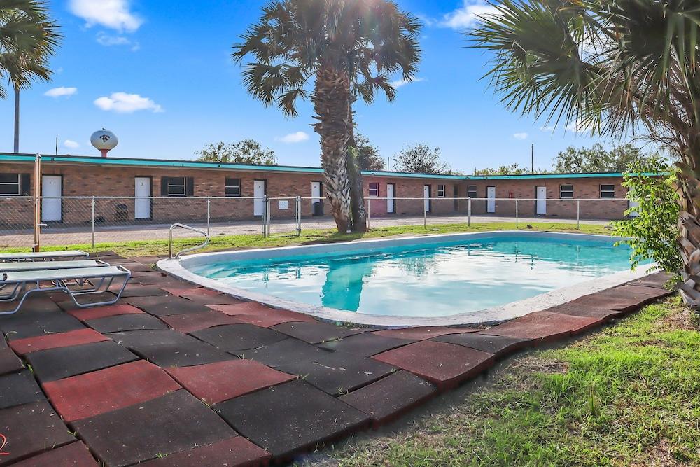 Mathis Motel photo 14