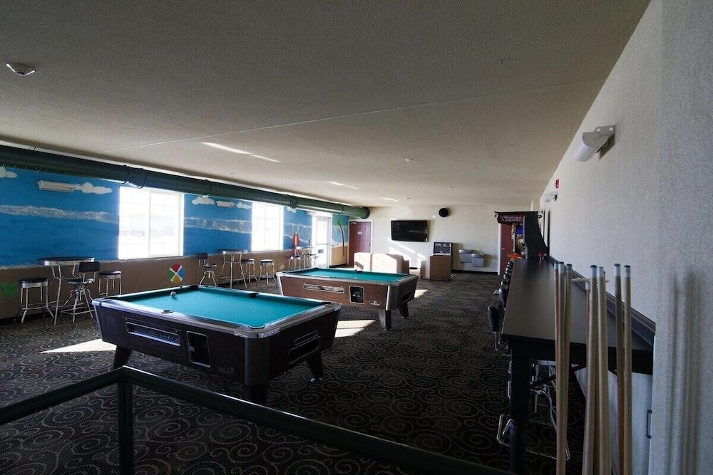 Cobblestone Inn & Suites photo 12