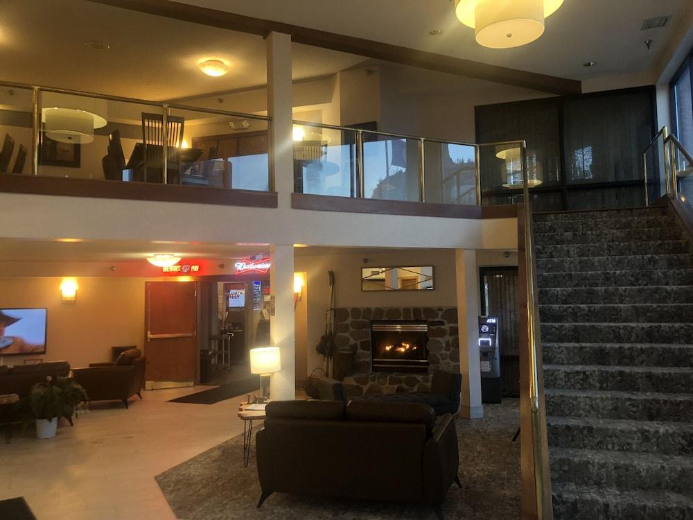 Express Suites Riverport Inn & Suites photo 28