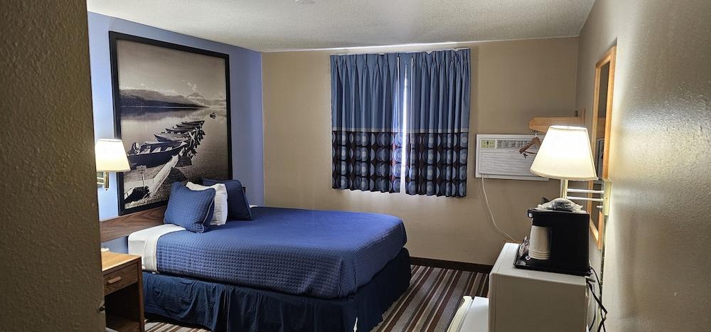 Grizzly Inn photo 12