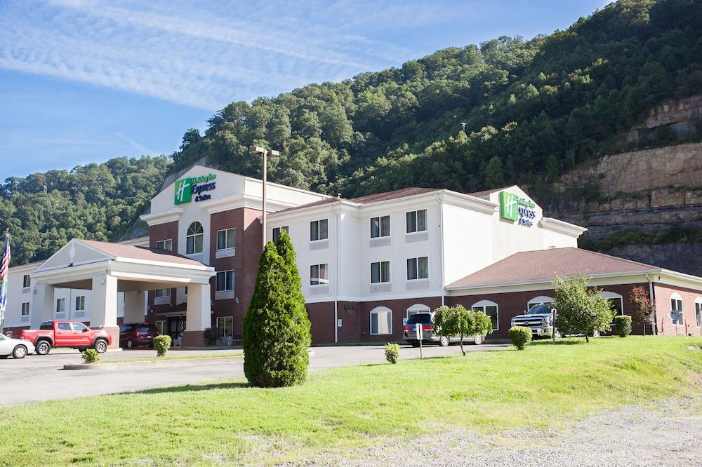 Holiday Inn Express Hotel & Suites by IHG photo 1