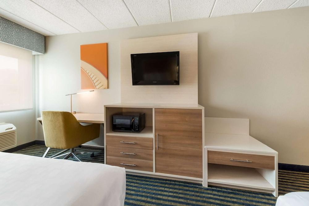 Baymont by Wyndham Westampton photo 5