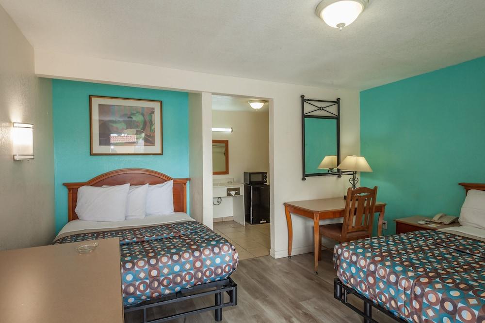 Vagabond Inn Hemet photo 4