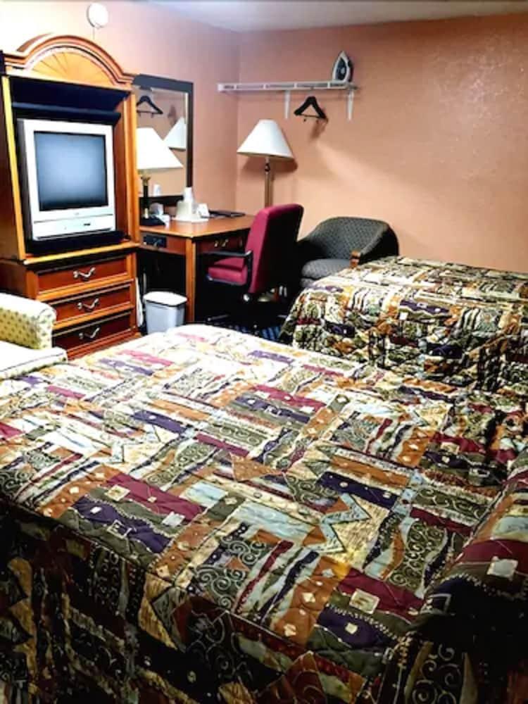 Regal Inn & Suites photo 25