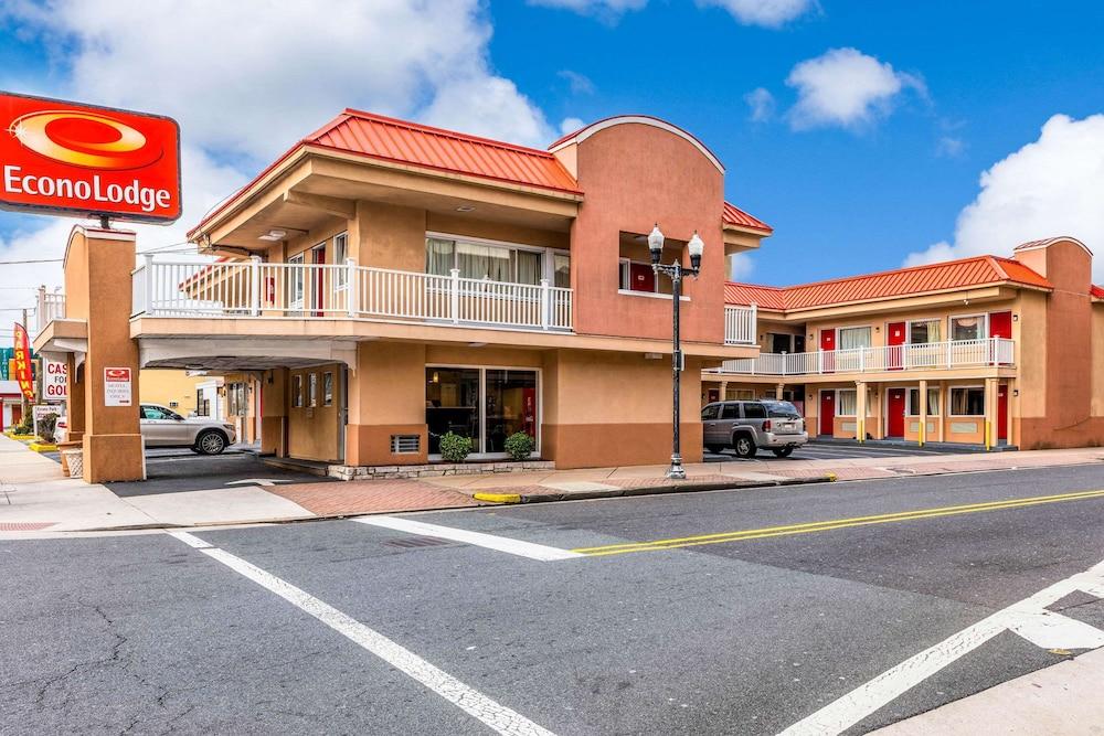 Econo Lodge Beach and Boardwalk photo 26