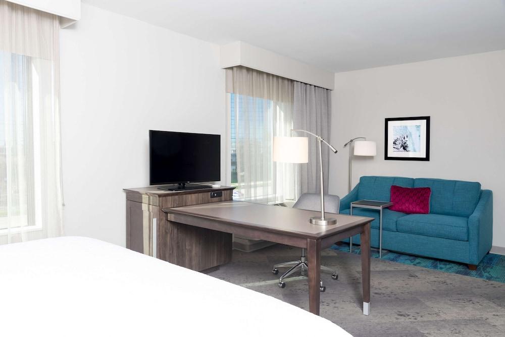 Hampton Inn & Suites Chicago Schaumburg photo 40