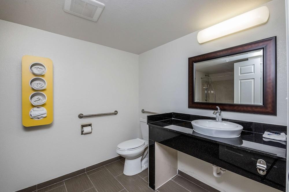 Motel 6 Peoria, IL photo 31