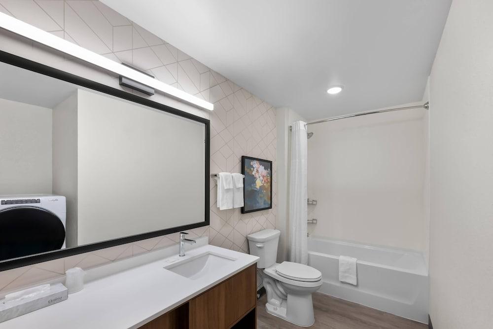 Everhome Suites Portsmouth - Newington photo 34
